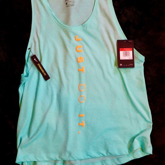 Nike. Tank top. - Picture 6 of 6